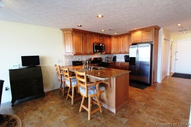 Kitchen w/bar