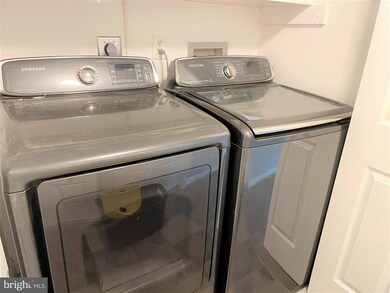 9715 Kings Crown Ct unit 201, Fairfax, VA 22031 - photo 6