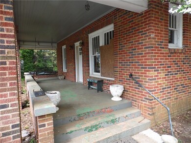 102 W Mauldin St, Walhalla, SC 29691 - photo 3