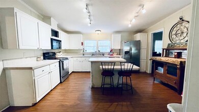 3764 SW Wilson Springs Rd, Fort White, FL 32038 - photo 6