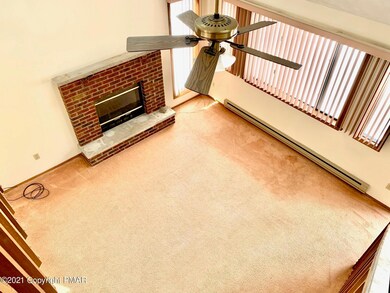 307 Shannon Dr, Long Pond, PA 18334 - photo 4