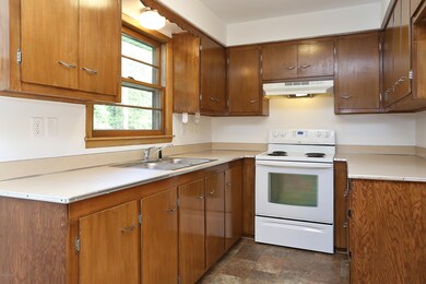 15581 Lakeside Rd, Union Pier, MI 49129 - photo 4