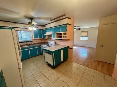 302 Kendrick Ave, Dalhart, TX 79022 - photo 5