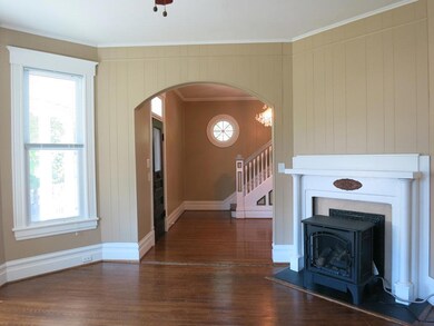 Living Room / Foyer
