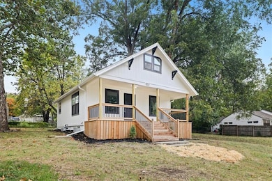 822 S Raymond St, Independence, MO 64050 - photo 2