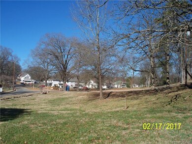 LARHE SIDE YARD