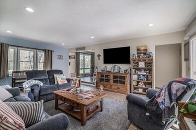DNG 16830 E C AVE_12