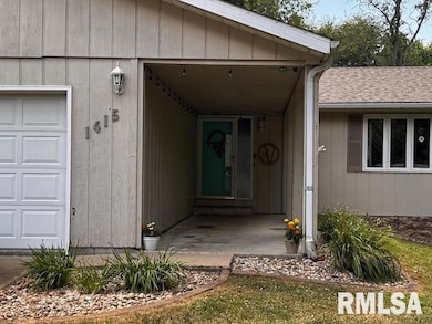 1415 E Sycamore St, Canton, IL 61520 - photo 3