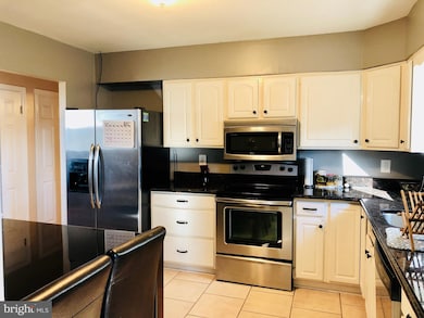 117 W Mill Ave, Capitol Heights, MD 20743 - photo 3