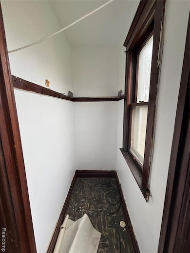 5327 Holcomb St, Detroit, MI 48213 - photo 5