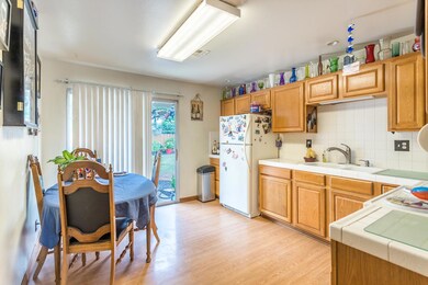 24 kitchen dining