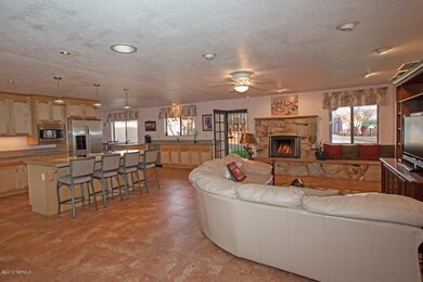 Kitchen-Faimly Room ( Photo by KC Creati