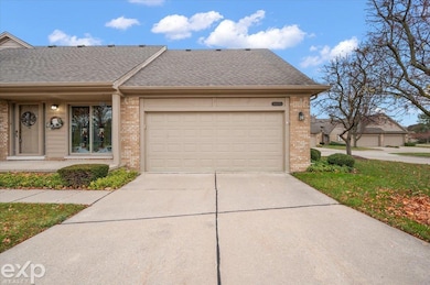 16655 Pearlcreek Ct unit 31, Macomb, MI 48042 - photo 5