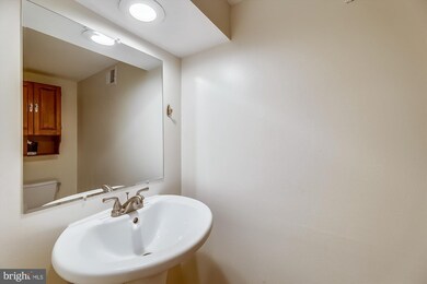 8548 Gwynedd Way, Springfield, VA 22153 - photo 7