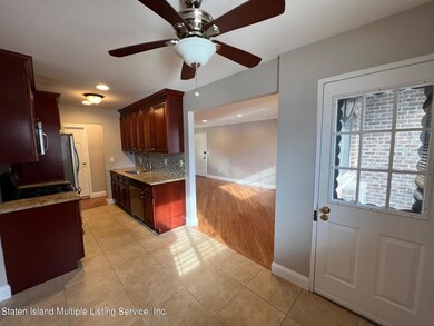 30 Donna Ct unit 1, Staten Island, NY 10314 - photo 5