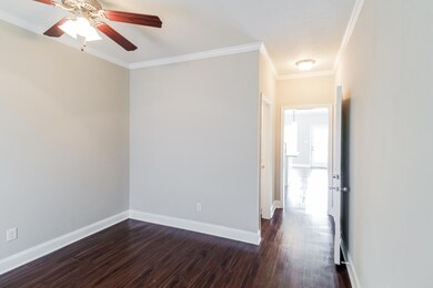 005-photo-dining-room-13649706