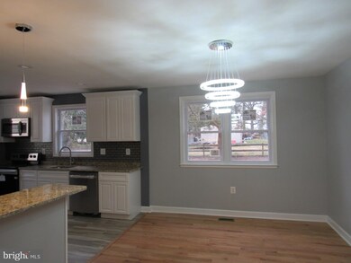 6523 Sunset Dr, Sykesville, MD 21784 - photo 4