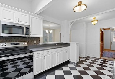 22 School St, Oyster Bay, NY 11771 - photo 5