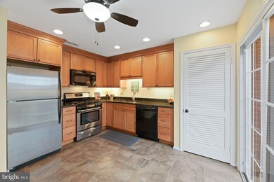 6012 Queenston St, Springfield, VA 22152 - photo 5