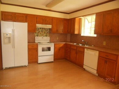 1351 Lamboll Ave, Jacksonville, FL 32205 - photo 4