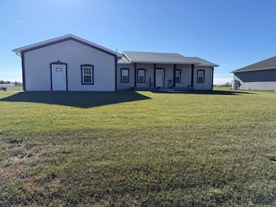 910 W Walker Rd, North Platte, NE 69101 - photo 5