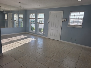 1016 E Tri Oaks Ln unit 86, Houston, TX 77043 - photo 3
