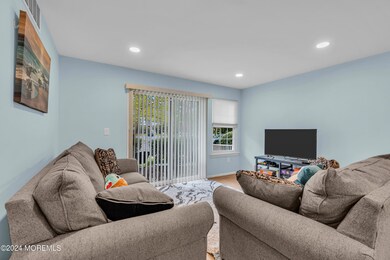 17 Hackamore Ct, Tinton Falls, NJ 07753 - photo 5