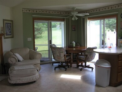 7902 N Robert Dr, Evansville, WI 53536 - photo 6