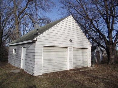 Detached garage