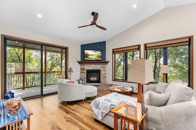 401 Inverness Terrace Ct unit 5, Baraboo, WI 53913 - photo 3