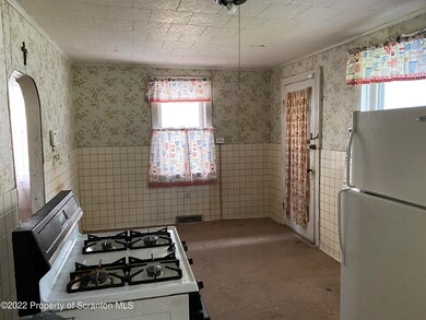 807 Hampton St, Scranton, PA 18504 - photo 7