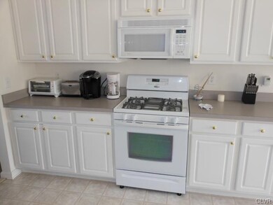 7524 Scenic View Dr, Macungie, PA 18062 - photo 4