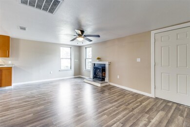 1905 N Main St, Bonham, TX 75418 - photo 6