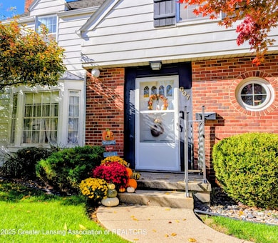 807 N Foster Ave, Lansing, MI 48912 - photo 2