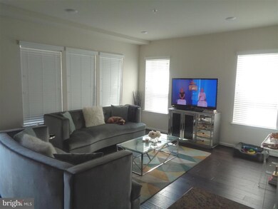 13925 Hollow Wind Way unit 101, Woodbridge, VA 22191 - photo 3