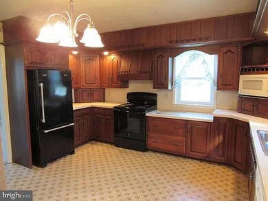 607 S Kinzer Ave, New Holland, PA 17557 - photo 5