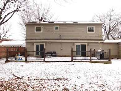 21367 Wendell St, Clinton Township, MI 48036 - photo 4