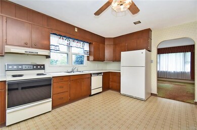 1732 S Albert St, Allentown, PA 18103 - photo 4