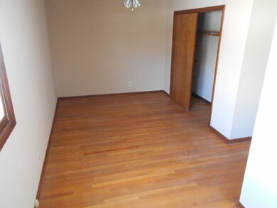 864 Sheldon Ave, Aurora, IL 60506 - photo 6