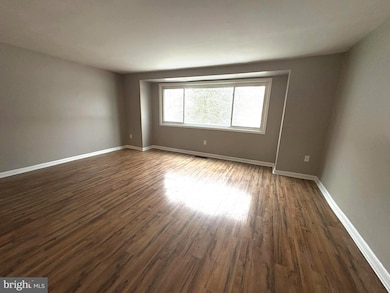 9432 Merryrest Rd, Columbia, MD 21045 - photo 2