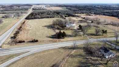 8334 SW 21st St, Topeka, KS 66615 - photo 2
