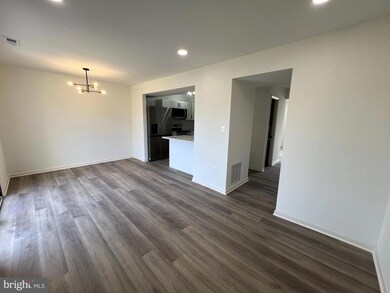 11311 Laurelwalk Dr, Laurel, MD 20708 - photo 3