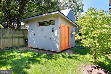 2904 Lorcom Ln, Arlington, VA 22207 - photo 5