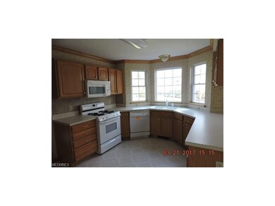 Fully applianced kitchen
