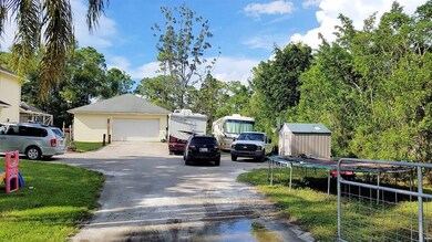 Detached Garage