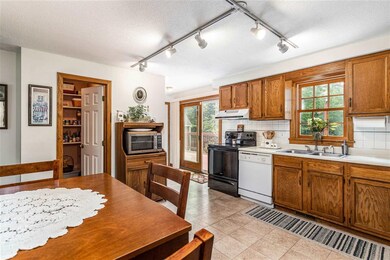 887 Nh Route 119, Rindge, NH 03461 - photo 4