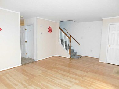 4 Garvey Ct unit 4, Central Falls, RI 02863 - photo 3