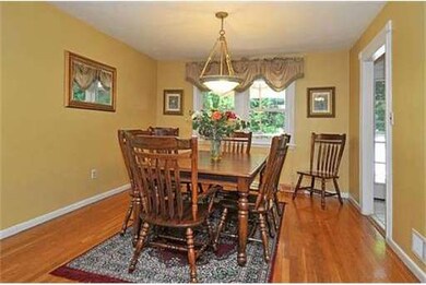 15 Walsingham St, Newton Lower Falls, MA 02462 - photo 5