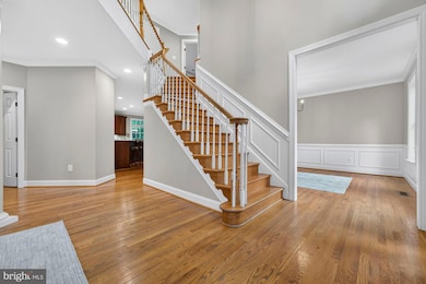 11689 Heinz Ct, Oakton, VA 22124 - photo 7