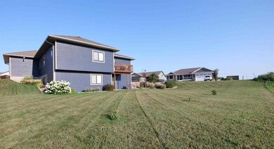 3718 Keystone Cir, Spirit Lake, IA 51360 - photo 2